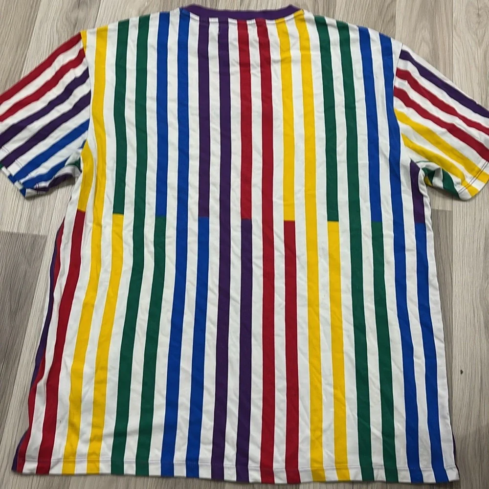 GUESS J.BALVIN T-SHIRT FUN
VIBRANT‎ 90's RETRO VIBES SZ M
STRIPES RAINBOW - Picture 15 of 16